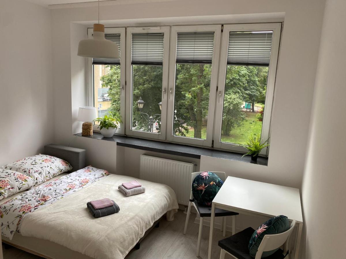 Kawalerki Basi Przy Dabrowskiego 22 Katowice Bagian luar foto